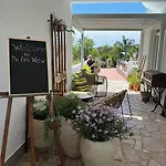 Palm View Guesthouse, Adults Only