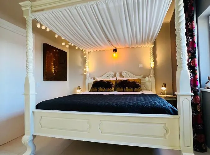 Palm View Guesthouse, Adults Only לינה וארוחת בוקר