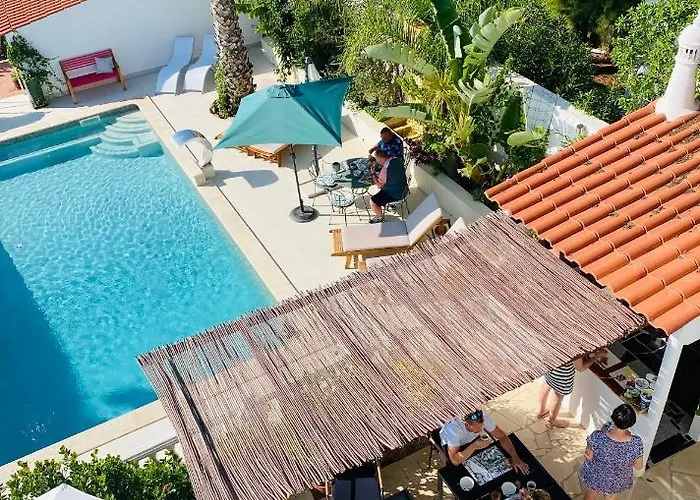 לינה וארוחת בוקר Palm View Guesthouse, Adults Only Senhora da Luz