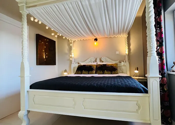 Palm View Guesthouse, Adults Only לינה וארוחת בוקר