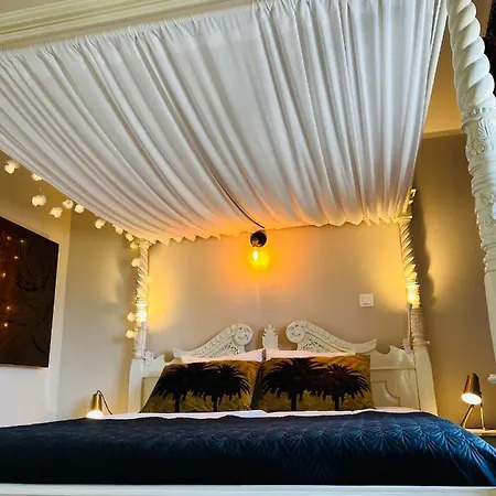 Palm View Guesthouse, Adults Only *
