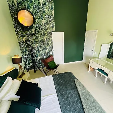 Palm View Guesthouse, Adults Only ベッド・アンド・ブレックファスト Luz